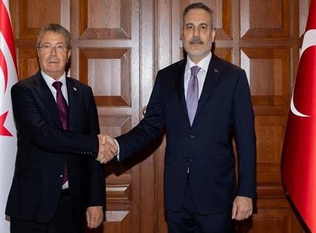 Dışişleri Bakanı Hakan Fidan, KKTC Başbakanı ve Irak Temsilciler Meclisi Başkanını kabul etti