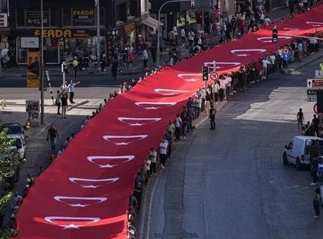 Bakanlar, İzmir’in düşman işgalinden kurtuluşunun 104. yıl dönümünü kutladı