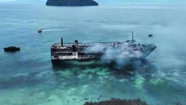 Filipinler’de feribot alev alev yandı: 5 kişi öldü, 87 kişi kayıp