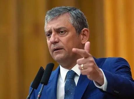 Cumhurbaşkanı Erdoğan’a yönelik sözleri nedeniyle Özgür Özel’e 800 bin TL tazminat