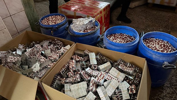 Mersin’de fırın görünümlü zehir zulası: Varil varil uyuşturucu hap çıktı