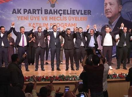 Bahçelievler’de CHP’li 3 meclis üyesi AK Parti’ye geçti