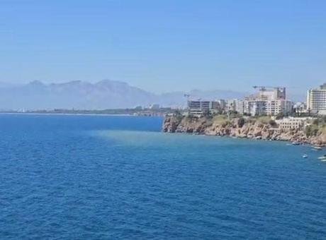 Antalya Büyükşehir Belediyesinden denizdeki renk değişimine ilişkin açıklama