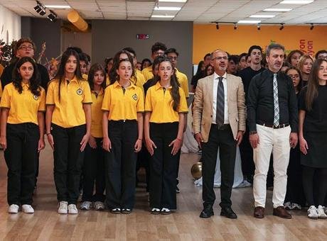 Demirören Medya Lisesi’nde ilk ders zili çaldı! Türkiye’nin ilk lise yapay zeka bölümü