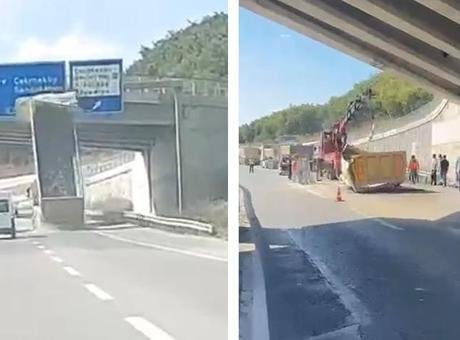 Çekmeköy’de hafriyat kamyonu üst geçide çarptı! Dorse yola devrildi