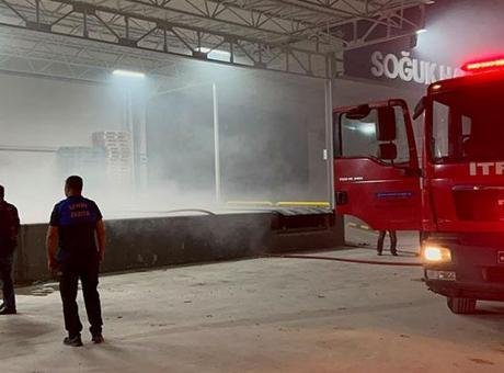 Bursa İznik’te soğuk hava deposunda yangın