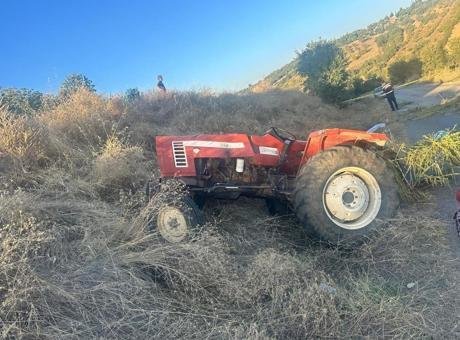 Manisa’da feci kaza! Devrilen traktörün altında kaldı