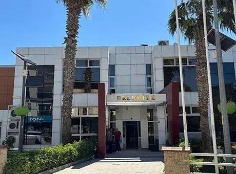 İzmir’de Seferihisar Belediyesi’ne rüşvet operasyonu: 47 şüpheli adliyede