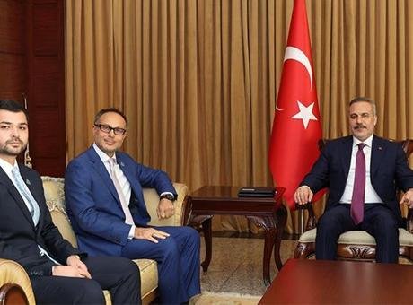 Dışişleri Bakanı Hakan Fidan TÜRKPA Genel Sekreteri Hasan’ı Bakü’de kabul etti