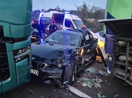 İstanbul-İzmir Otoyolu’nda zincirleme kaza! 11 kişi yaralandı