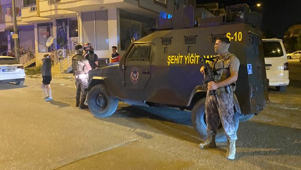 Korkunç olay: Eski eşini öldürüp oğlunu yaraladıktan sonra kendi yaşamına son verdi