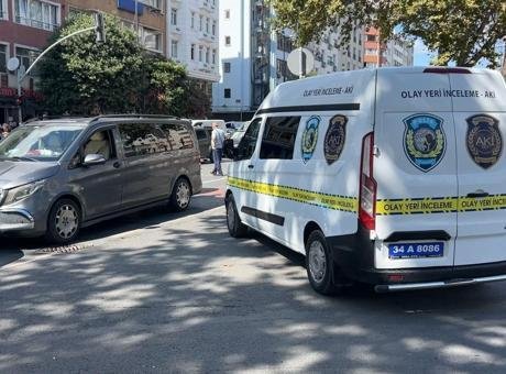 Fatih’te feci kaza! Karşıya geçmeye çalışan 20 yaşındaki gence iki araç çarptı: Hayatını kaybetti