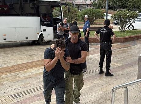 Aydın merkezli 7 ilde yasa dışı bahis operasyonunda 27 zanlı tutuklandı
