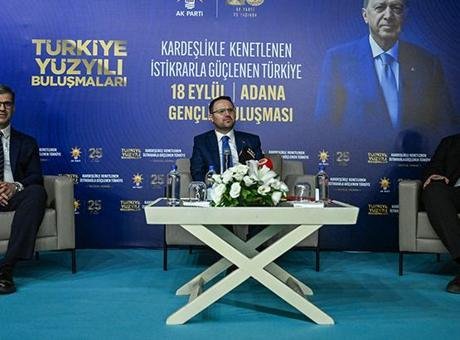 Adalet Bakanı Gürlek, Adana’da gençlerle buluştu