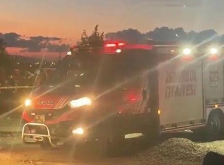Büyükçekmece’de toprak kayması! 2 işçi göçük altında kaldı