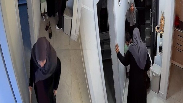 Güzellik merkezine gelen 75 yaşındaki kadından duygulandıran hareket