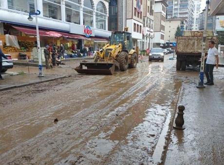 Rize’de selin ardından alarm veren tablo! 40 noktada tedbir alındı: Yardımlar pazartesi başlıyor