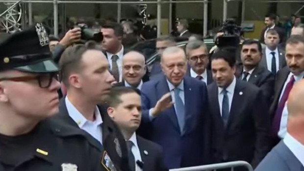 Cumhurbaşkanı Erdoğan’a Türkevi’nde coşkulu karşılama