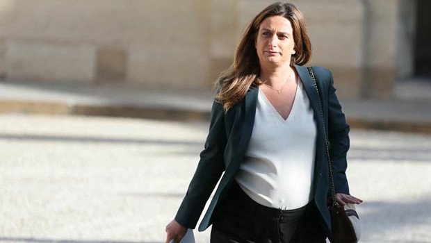 Fransa’da bir ilk: Seçim yarışı sırasında bebeği oldu