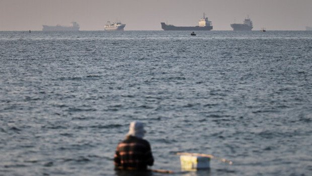 Hürmüz Boğazı’nda kargo gemisi vuruldu