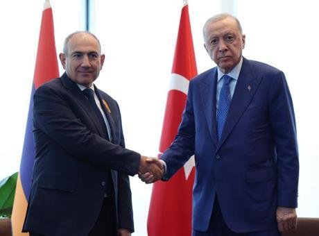 Cumhurbaşkanı Erdoğan Ermenistan Başkanı Paşinyan’ı kabul etti