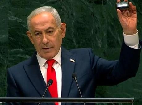 Netanyahu, Birleşmiş Milletler Genel Kurulu’na elinde bombayla geldi!