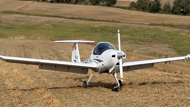 Tekirdağ’da eğitim uçağı tarlaya zorunlu iniş yaptı: Pilotların durumu iyi