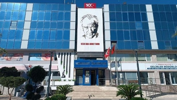 Menderes Belediyesi’ne ikinci dalga operasyonda 7 tutuklama