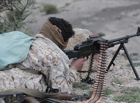 Yemen’de hükümet güçleri Taiz’de Husi mevzilerini bombaladı