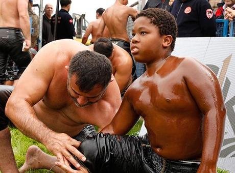 Tanzanyalı ‘Arap Osman’ın er meydanı hayali! 11 yaşında Kırkpınar hedefini açıkladı