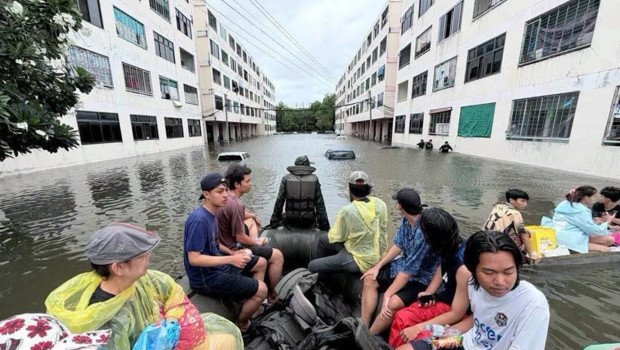 Tayland’da sel felaketi! 8 ölü