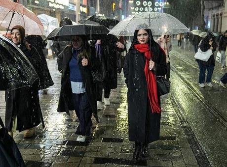 İstanbul’da yağışlı hava ne kadar sürecek? Orhan Şen uyardı: Yurtta hava tahmin raporu