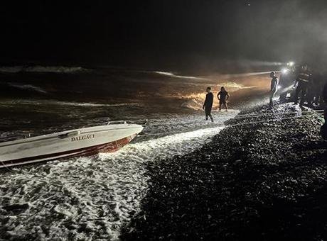 Sinop’ta alabora olan teknedeki 1 polis memuru hayatını kaybetti, 1’i kayboldu