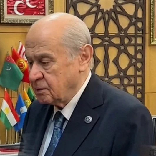 Sunum videosundaki şarkı Devlet Bahçeli’yi duygulandırdı: Ferdi mahvettin bizi