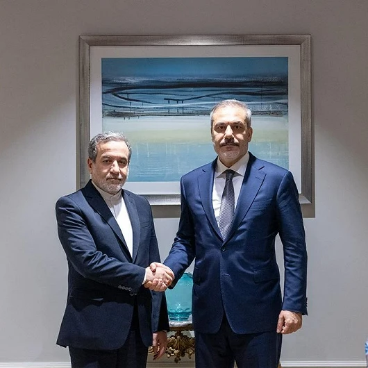 Dışişleri Bakanı Fidan İranlı mevkidaşı Erakçi ile görüştü: Bölgedeki çatışmalar ve Suudi Arabistan’a düzenlenen saldırılar ele alındı