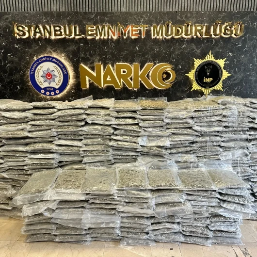 Zehir tacirlerine darbe: Takibe alınan araçta yüzlerce kilogram ele geçirildi