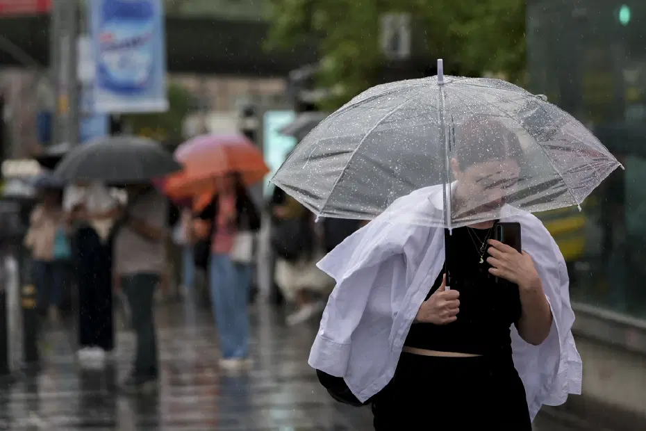 Yaz havasında eylül. Önce 30 derece sıcaklık ardından kuvvetli yağmur