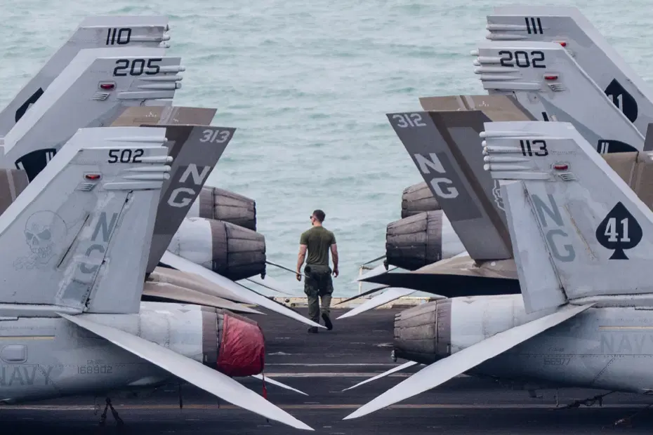 USS Abraham Lincoln’ın mürettebatı gündemde. İki denizci kavgaya karıştı