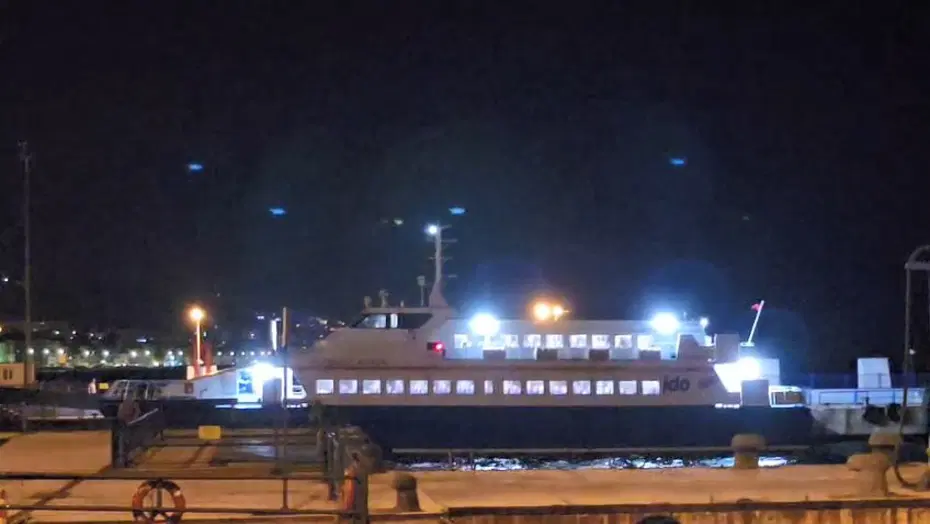 Marmara’da Panik. Feribot iskeleye çarptı.