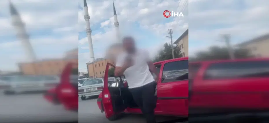 Kendisine korna çalanları ölümle tehdit etti