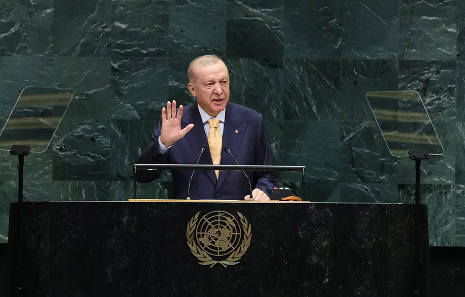 Cumhurbaşkanı Erdoğan BM’de şiir okudu, İran heyeti ayakta alkışladı