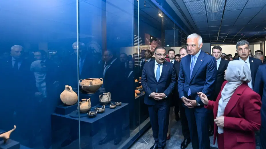 Bakan Ersoy, Türkiye Yüzyılı Buluşmaları’nda Kütahya’nın kültür turizm yatırımlarını anlattı