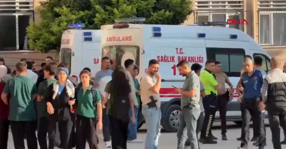 Manisa Turgutlu’da okul önünde silahlı saldırı