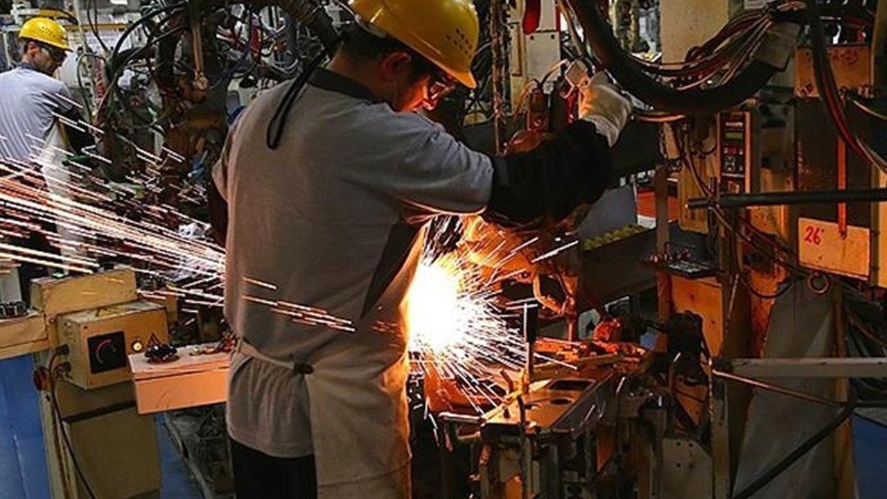 ABD’de imalat PMI 52 ayın zirvesine çıktı