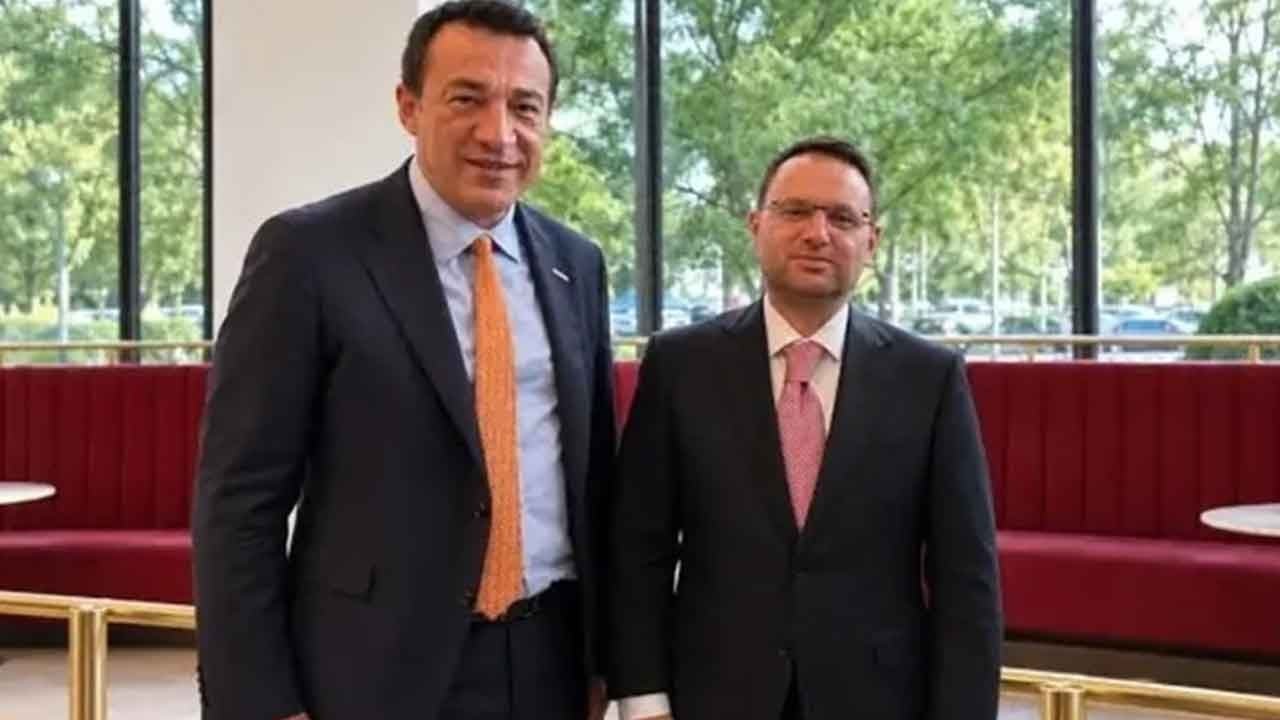 Adalet Bakanı Akın Gürlek ile aranan fon vurguncusu aynı karede nasıl yer aldı? İşte fotoğrafın perde arkası
