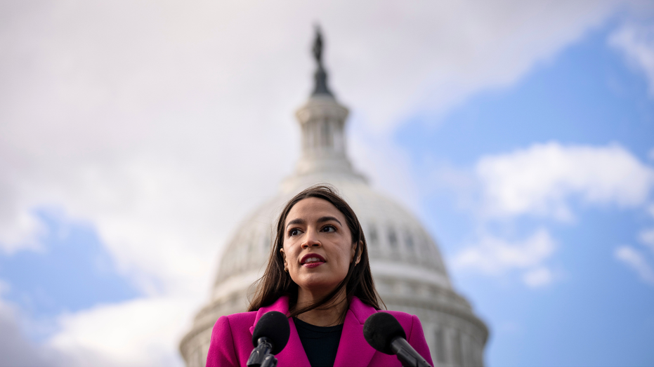 Democrats split on AOC as some battleground candidates distance themselves from ‘Squad’ lawmaker