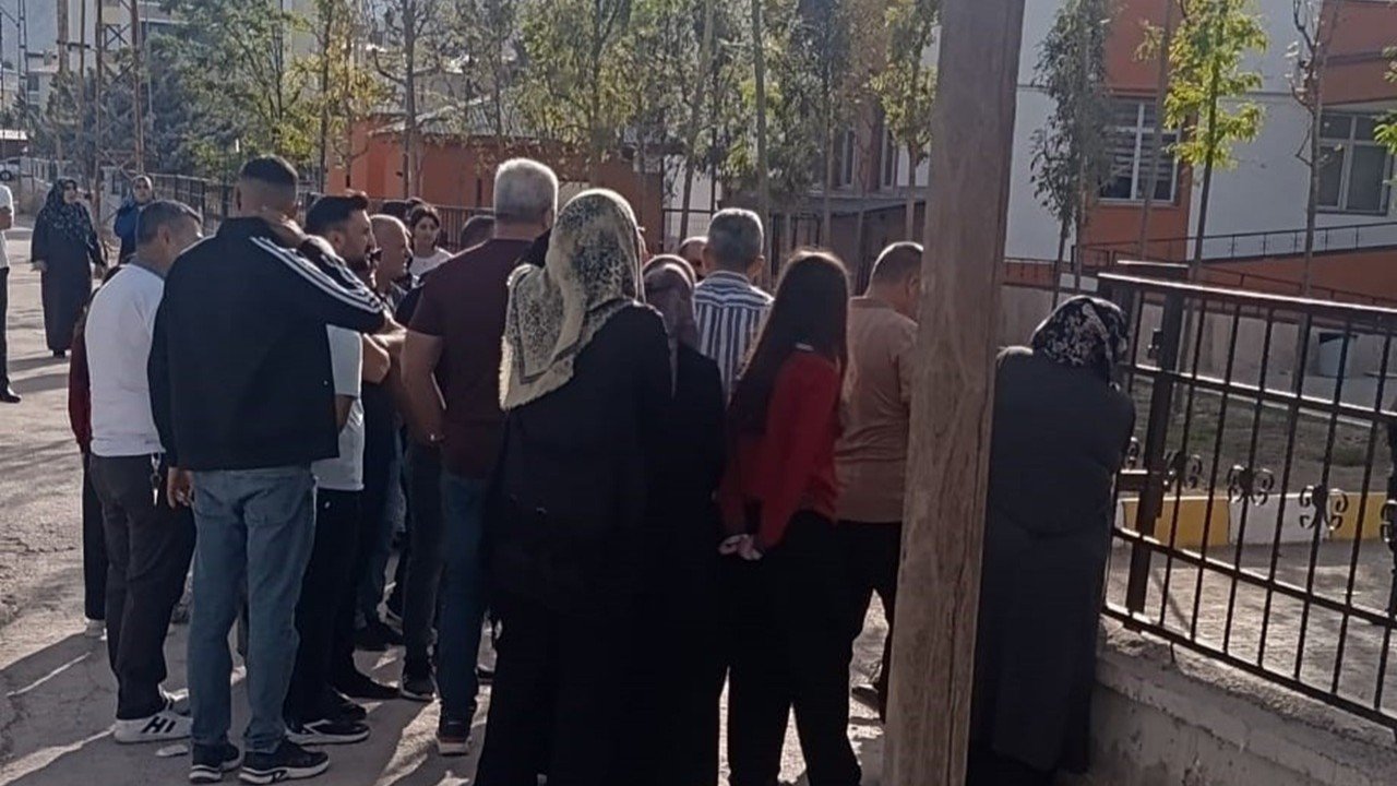 Van’da okula tüfekle gelen öğrenci paniğe neden oldu