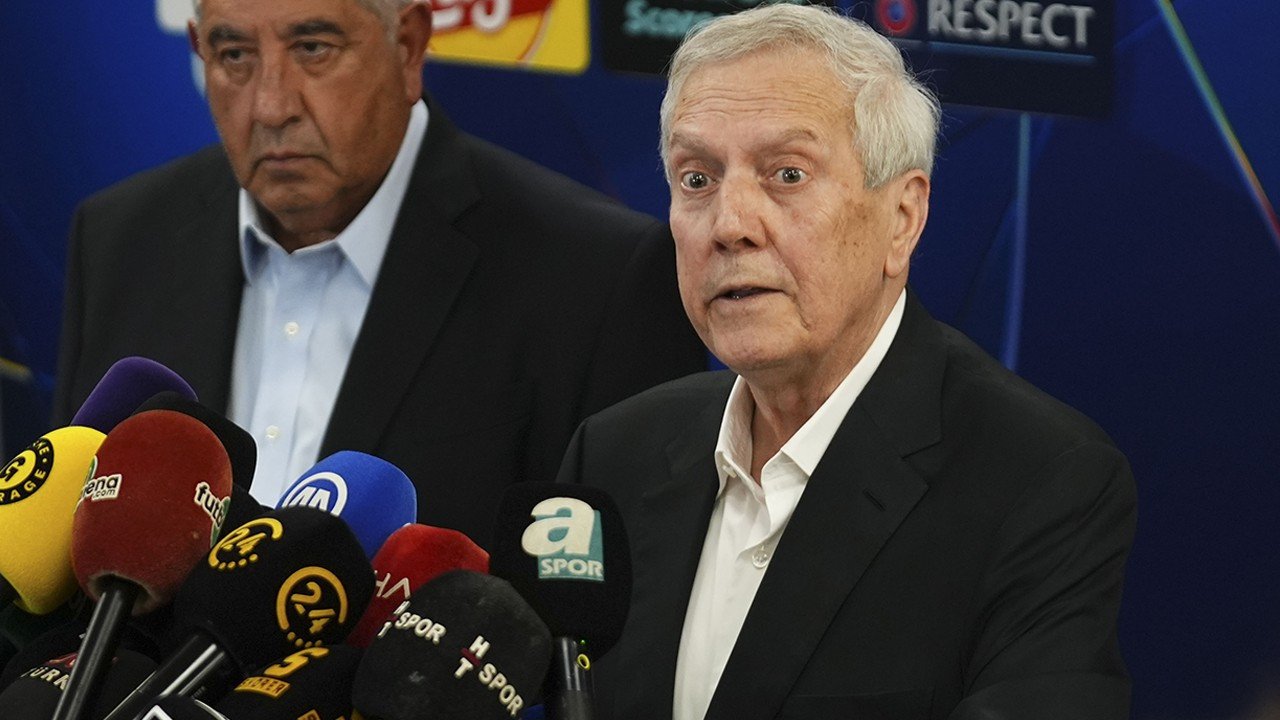 Fenerbahçe Başkanı Aziz Yıldırım: İsmail Kartal görevinin başındadır