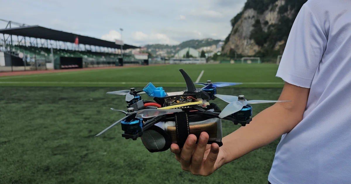 Bakanlık destekli projeyle Kozlu’da 96 öğrenci FPV yarış dronu pilotu olarak yetişiyor