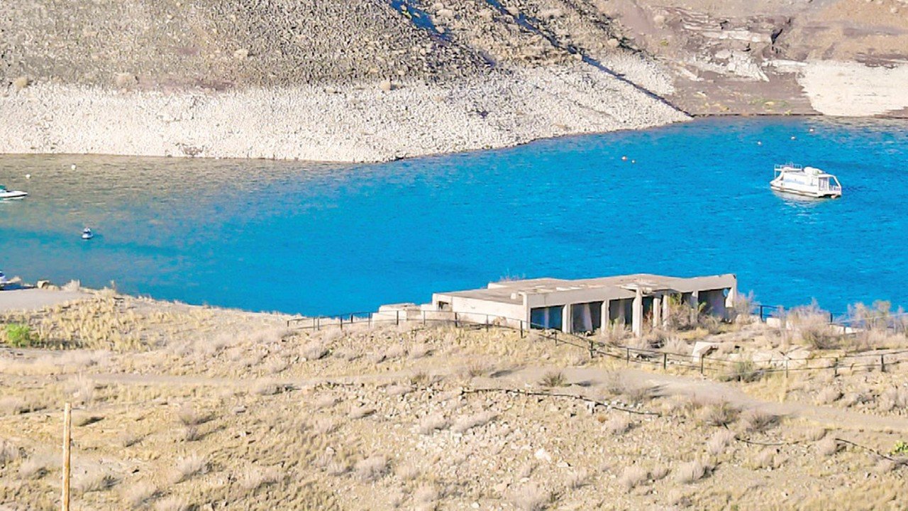 Kanal kurudu ticaret tıkandı